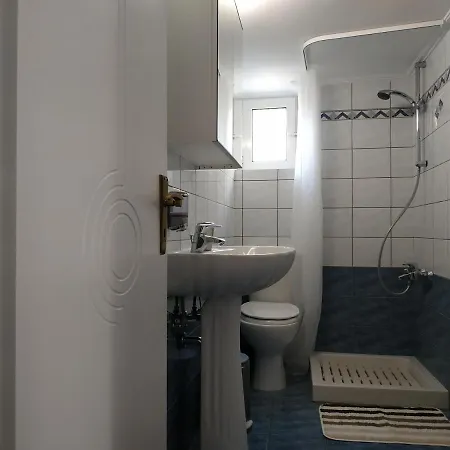 Summer House Daire Athánion