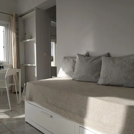 Summer House Daire Athánion